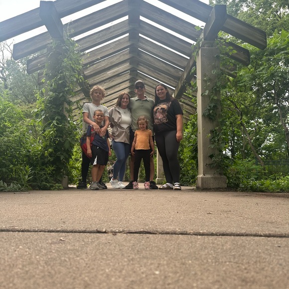 Meet your Posher, Samantha - Picture 2 of 3